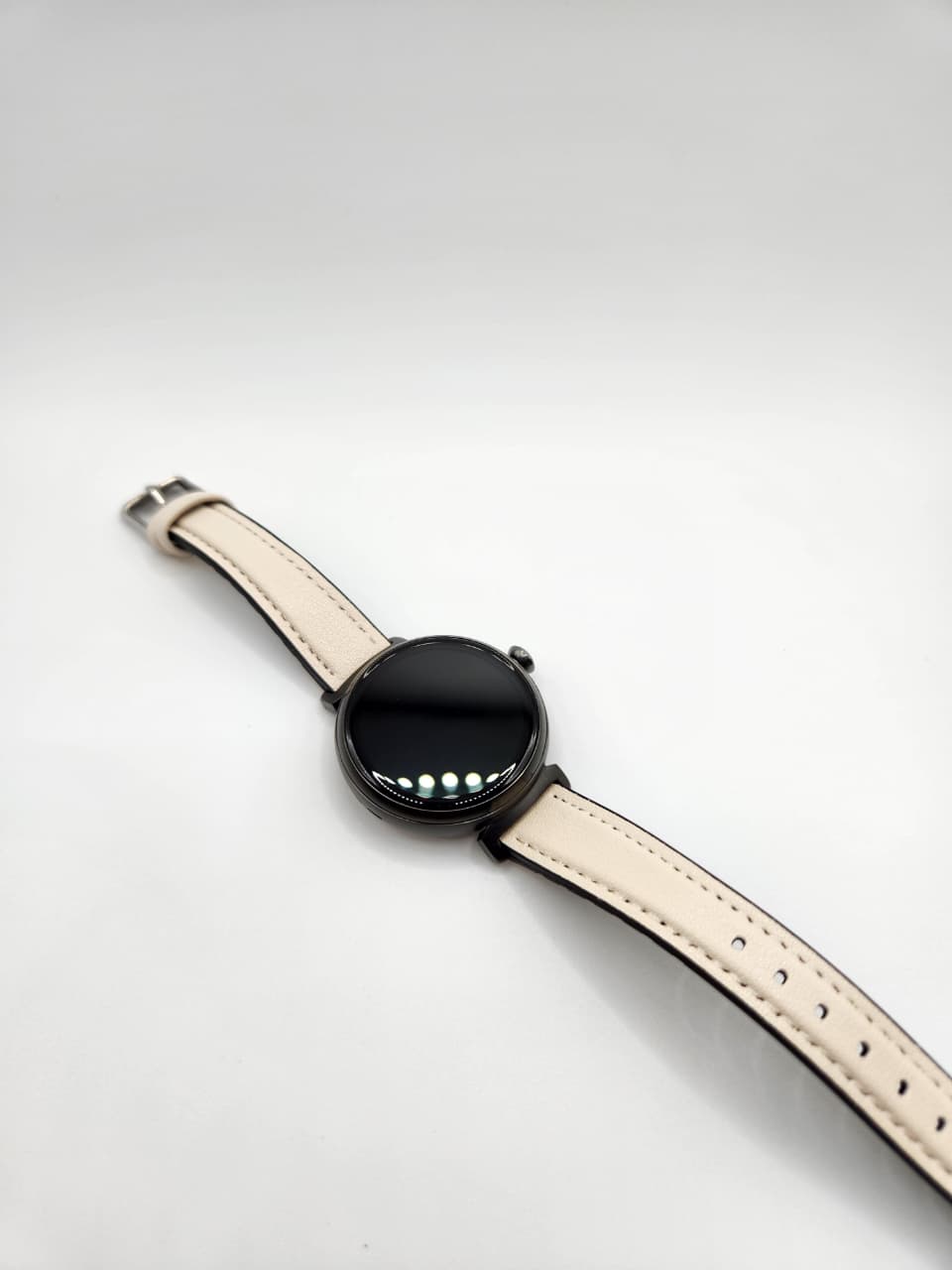 🌸 Montre Connectée Femme – Écran AMOLED 1.04'' | الأناقة والتكنولوجيا